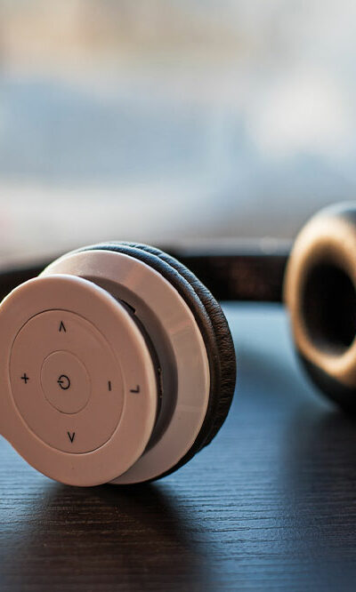 7 factors to consider before buying earphones