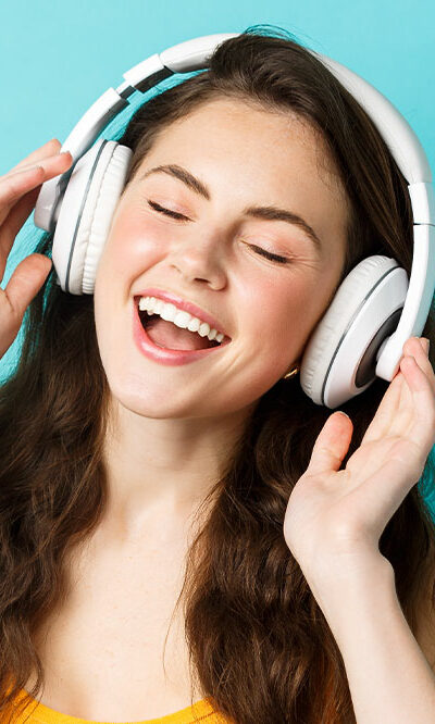 5 ways to prevent hearing loss when using headphones